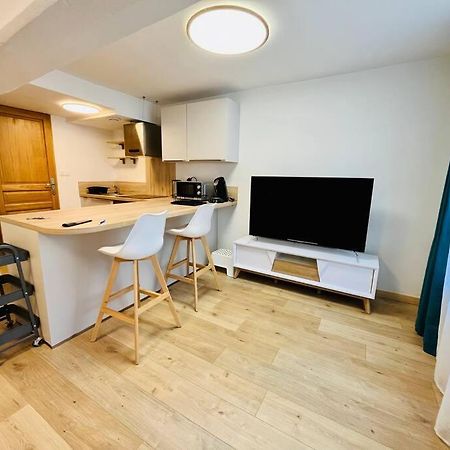 Stylish Studio In The Center Of Senlis Apartment Senlis  Exterior photo